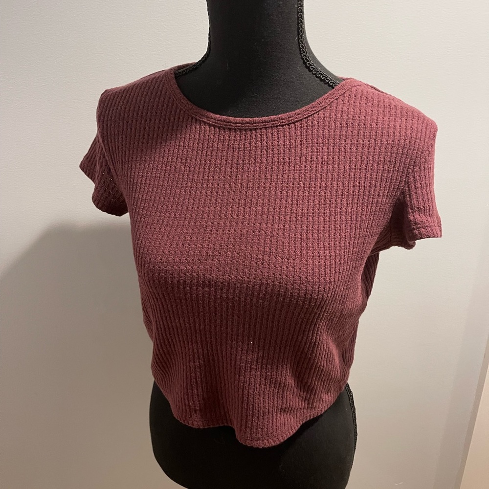 American eagle maroon cropped tee shirt size small